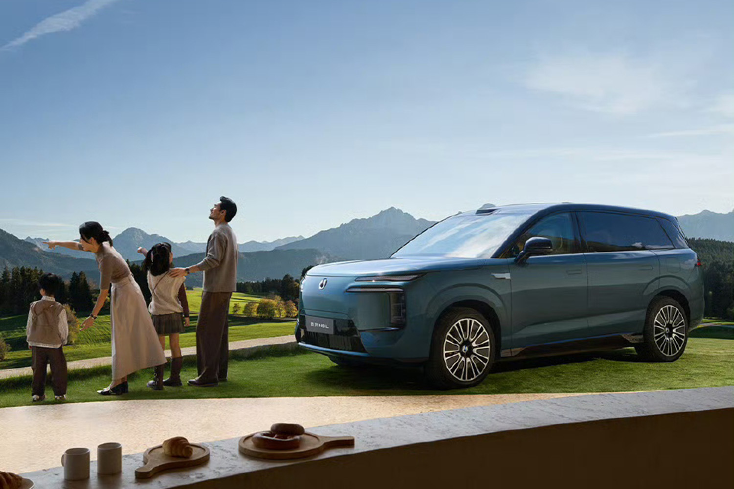 腾势N8L首次OTA 高圆圆语音提醒+裸眼3D动态主题上线