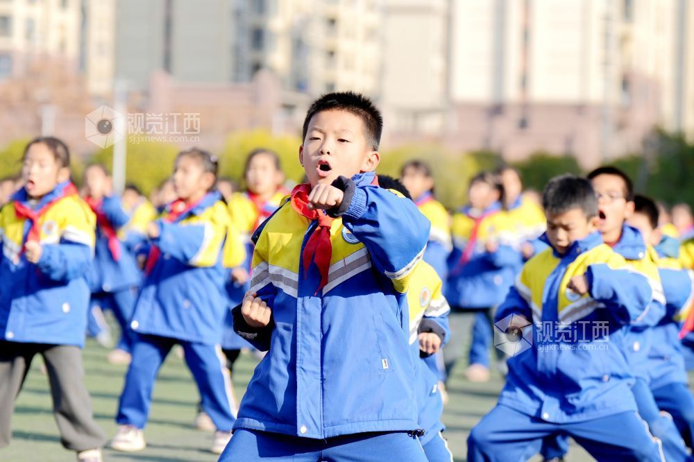 江西上高：阳光大课间 武术进校园（图）