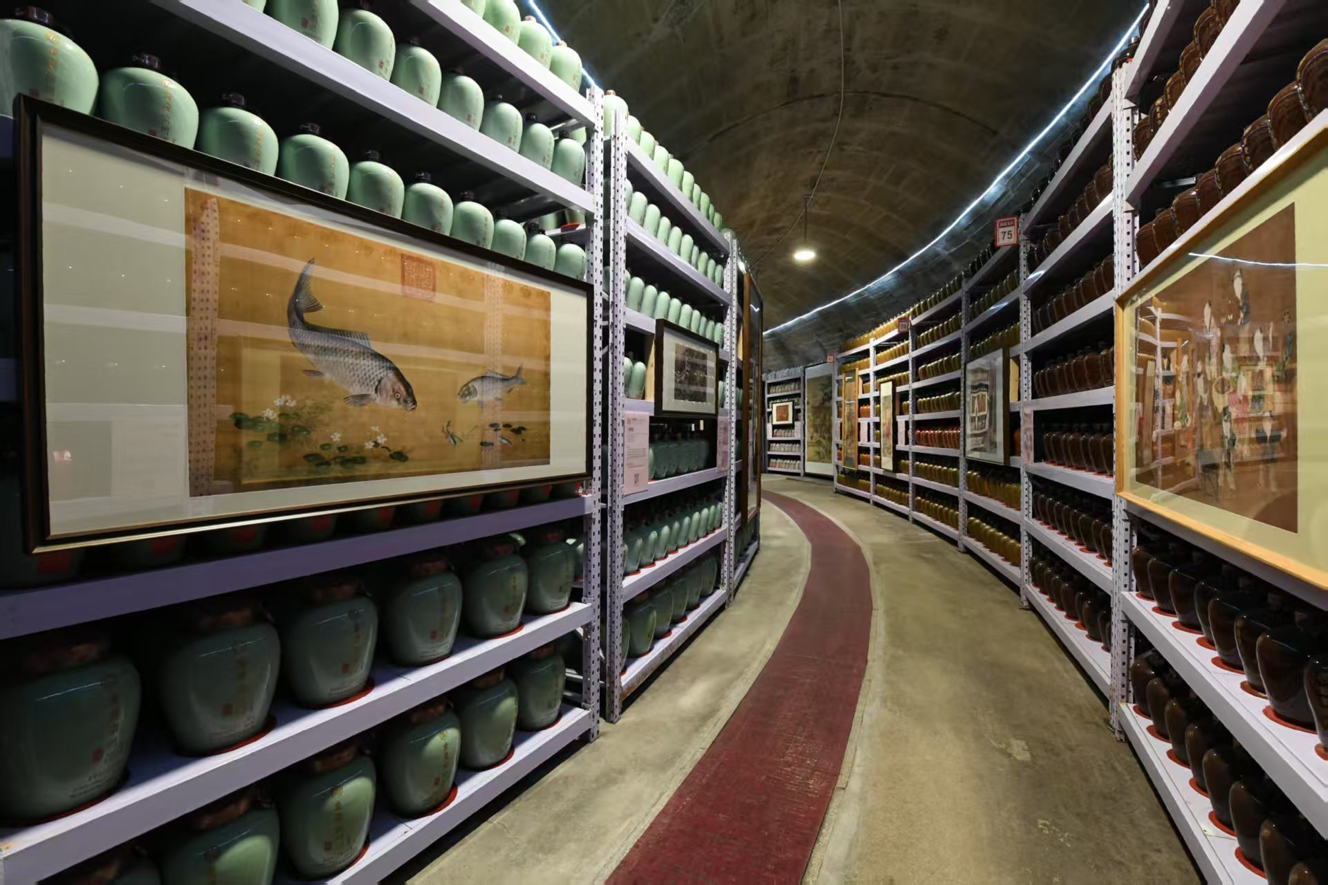 “我爱中国 志&middot;山藏——中国传世名画艺术展”展陈空间一隅。陈利国摄