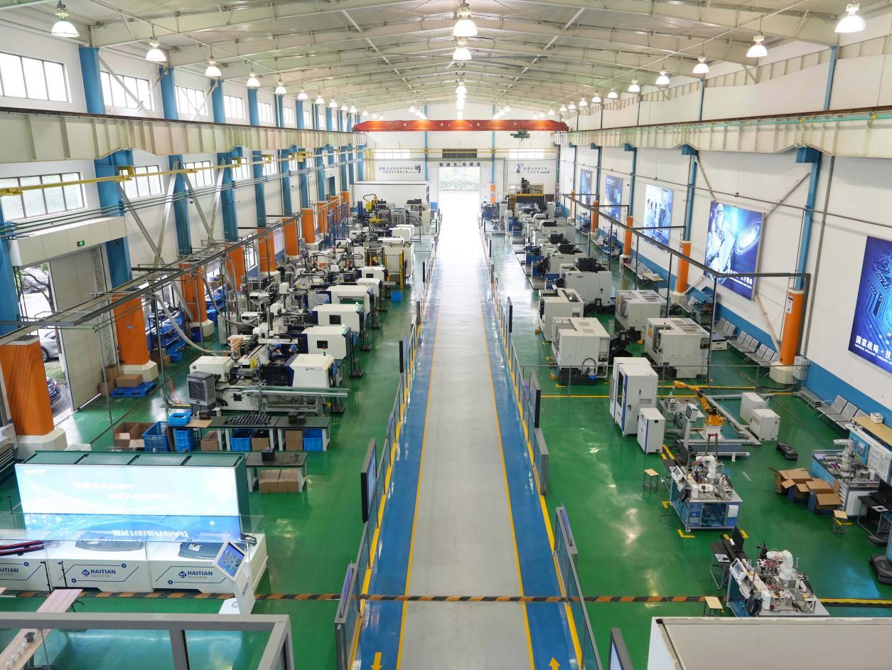 图为海天集团蓝金领人才工厂