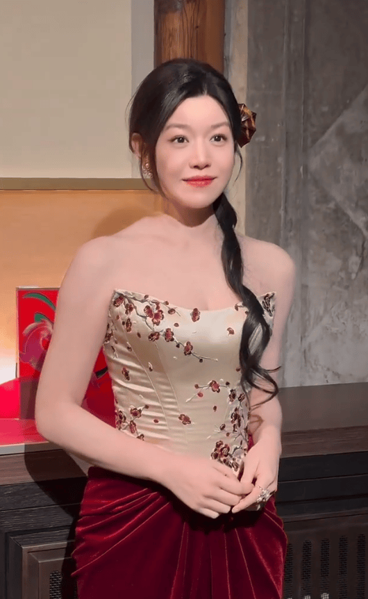 陈妍希气质超好。