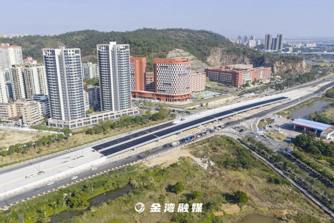 20260104 新年开工第一天之珠海大道金湾互通以西段快速化提升工程建设现场 饶梓麟 摄 (17).jpg