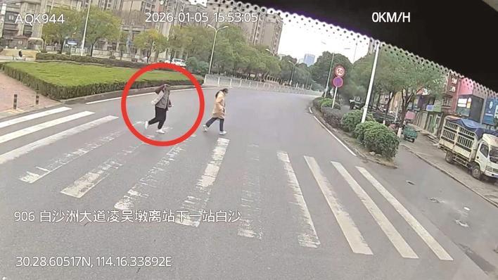 公交车载监控视频截图