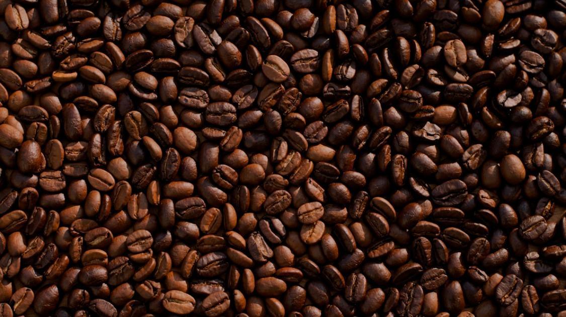 价格战杀到6元线，矿泉水价的咖啡背后藏着怎样的盈利魔法？