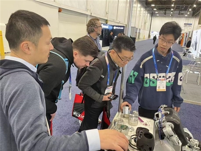 半醒具身旗下“精灵3”首次亮相CES