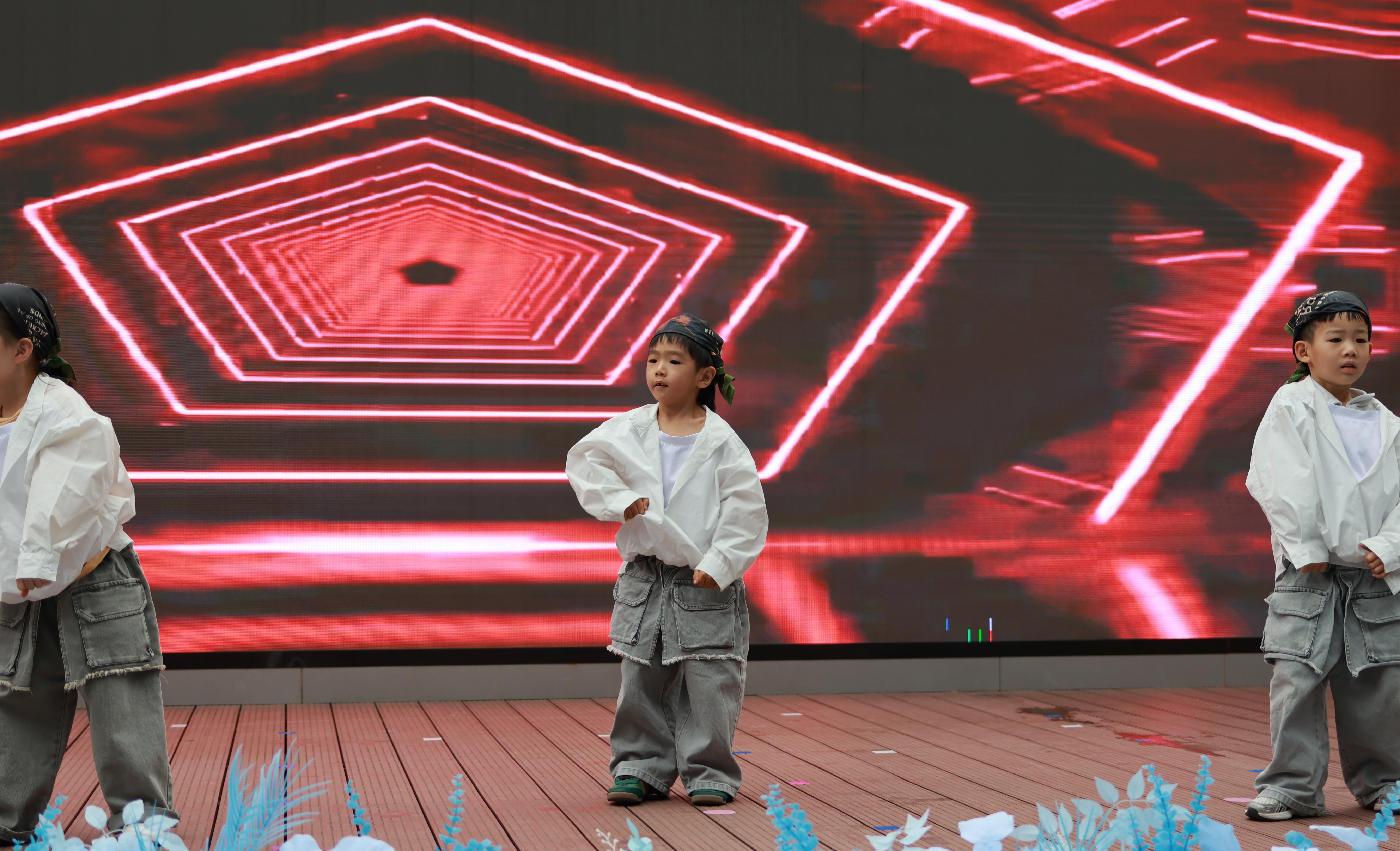 凤凰网|奥运冠军进深圳校园，助力学前教联体发展