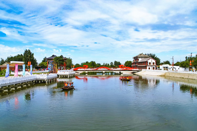 廊坊市广阳区“宋风潮玩齐家营”主题景区。（资料片）鲁峰摄