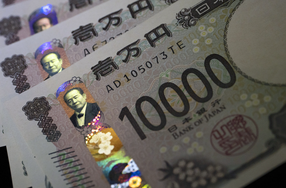 全球“最惨”！日债大溃败恐未完待续：十余年来最猛净供应洪峰将至