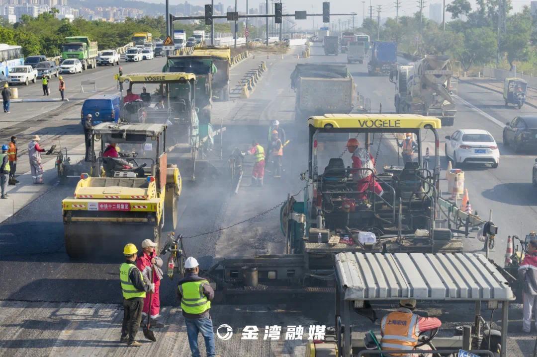20260104 新年开工第一天之珠海大道金湾互通以西段快速化提升工程建设现场 饶梓麟 摄 (10).jpg
