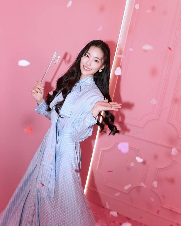 小S二女儿Lily身姿窈窕 笑容甜美气质优雅(图6)