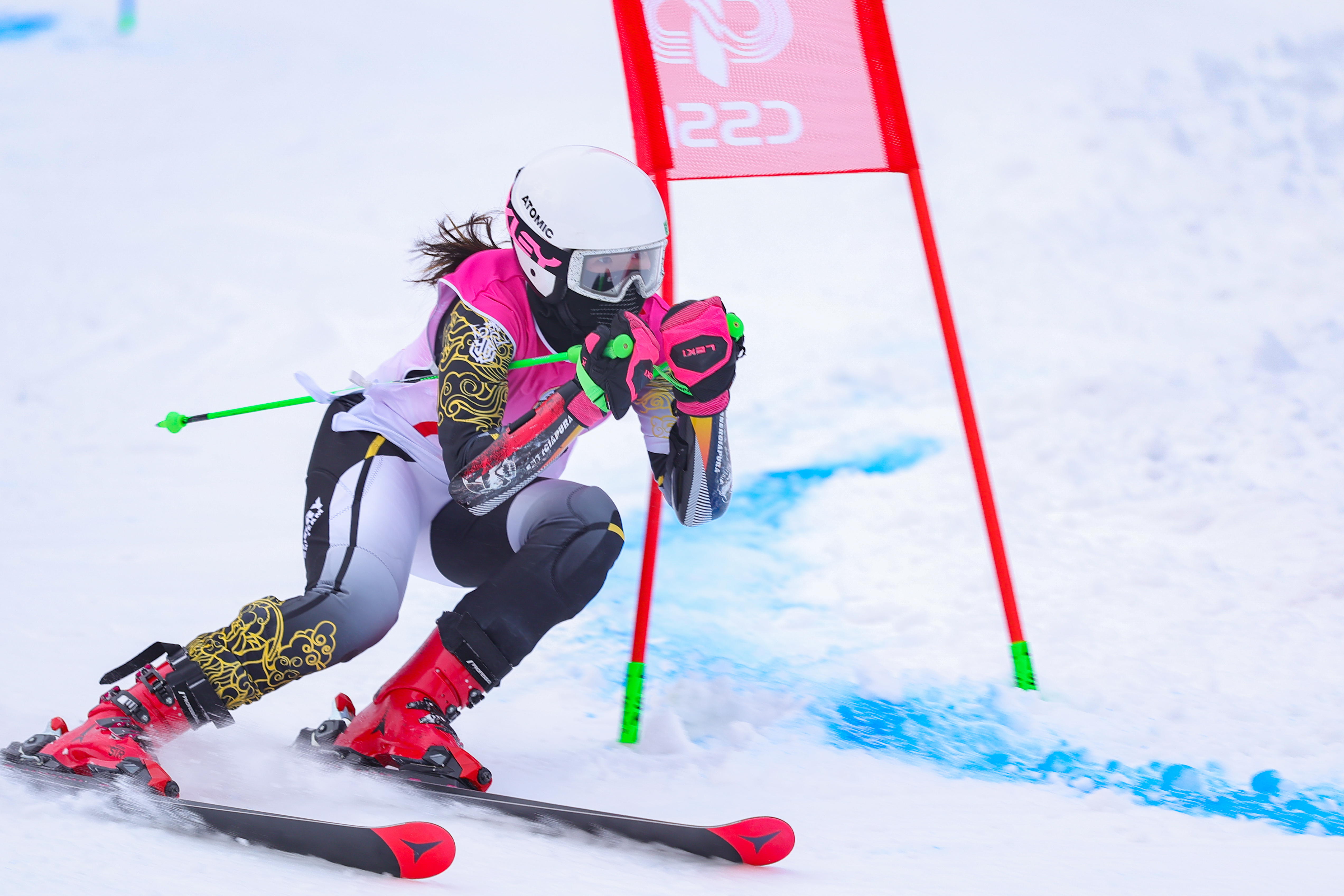 燃情冰雪,少年逐梦!2025年中小学高山滑雪系列活动圆满落幕