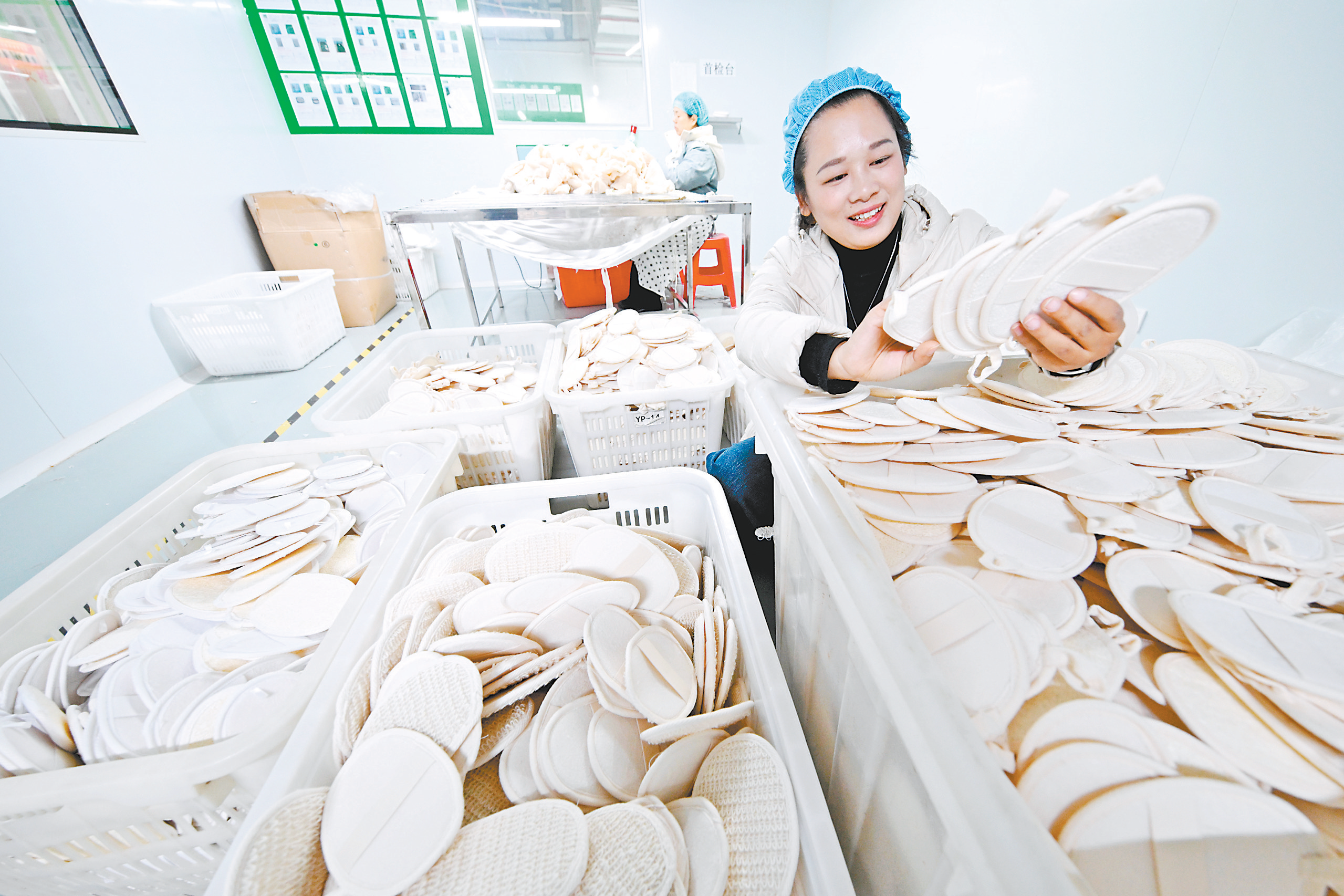 抚州东乡：太空丝瓜产品热销海内外（图）