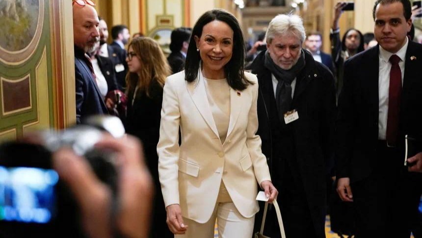 献出诺奖奖章后,委反对派领袖仅收到一个礼品袋