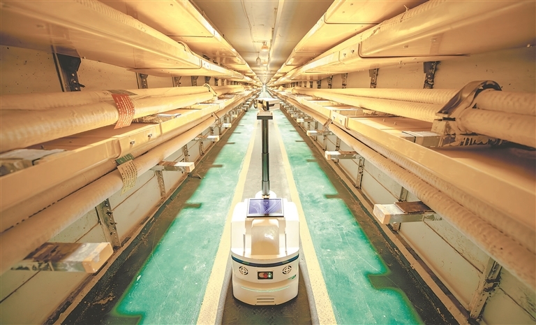 南昌：机器人智能巡检电缆隧道（图）