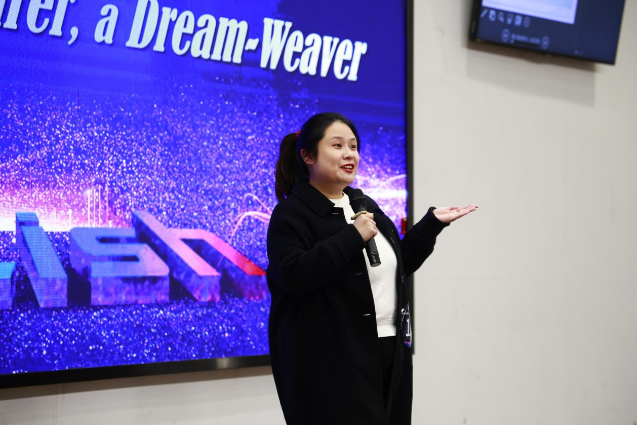 以言筑梦，以心育——长沙市弘益高级中学成功承办长沙市四届中学英语教师演讲比赛