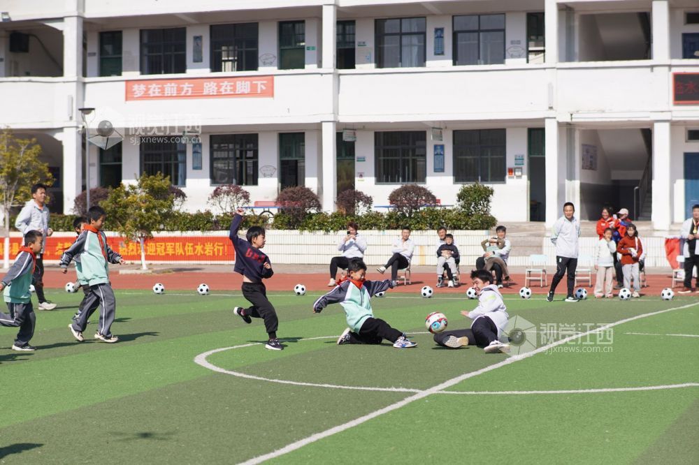 多彩校园（图）