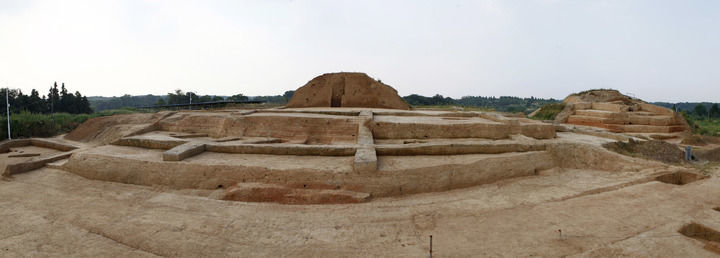 这是发掘前的海昏侯刘贺墓及其夫人墓（资料照片）。新华社发