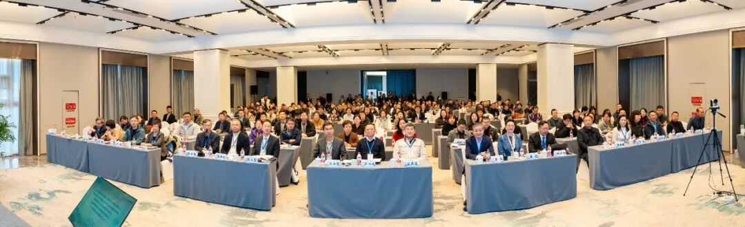 贯中西通未来 共谋通路新篇——2025VAC血管通路论坛召开