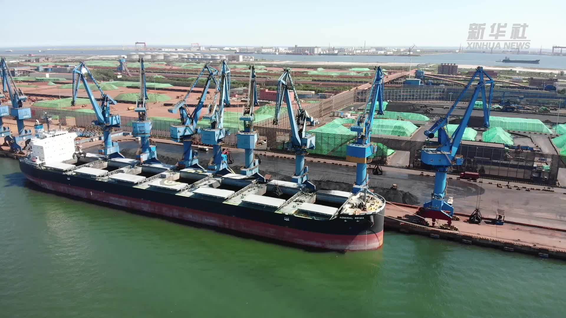 天津港干散货码头实现“人机分离”自动化作业