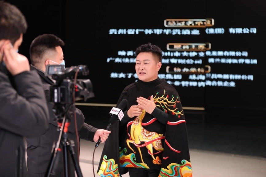 2025 世界夫人全球总决赛海上大秀绽放女性力量 中国红点亮蔚蓝!