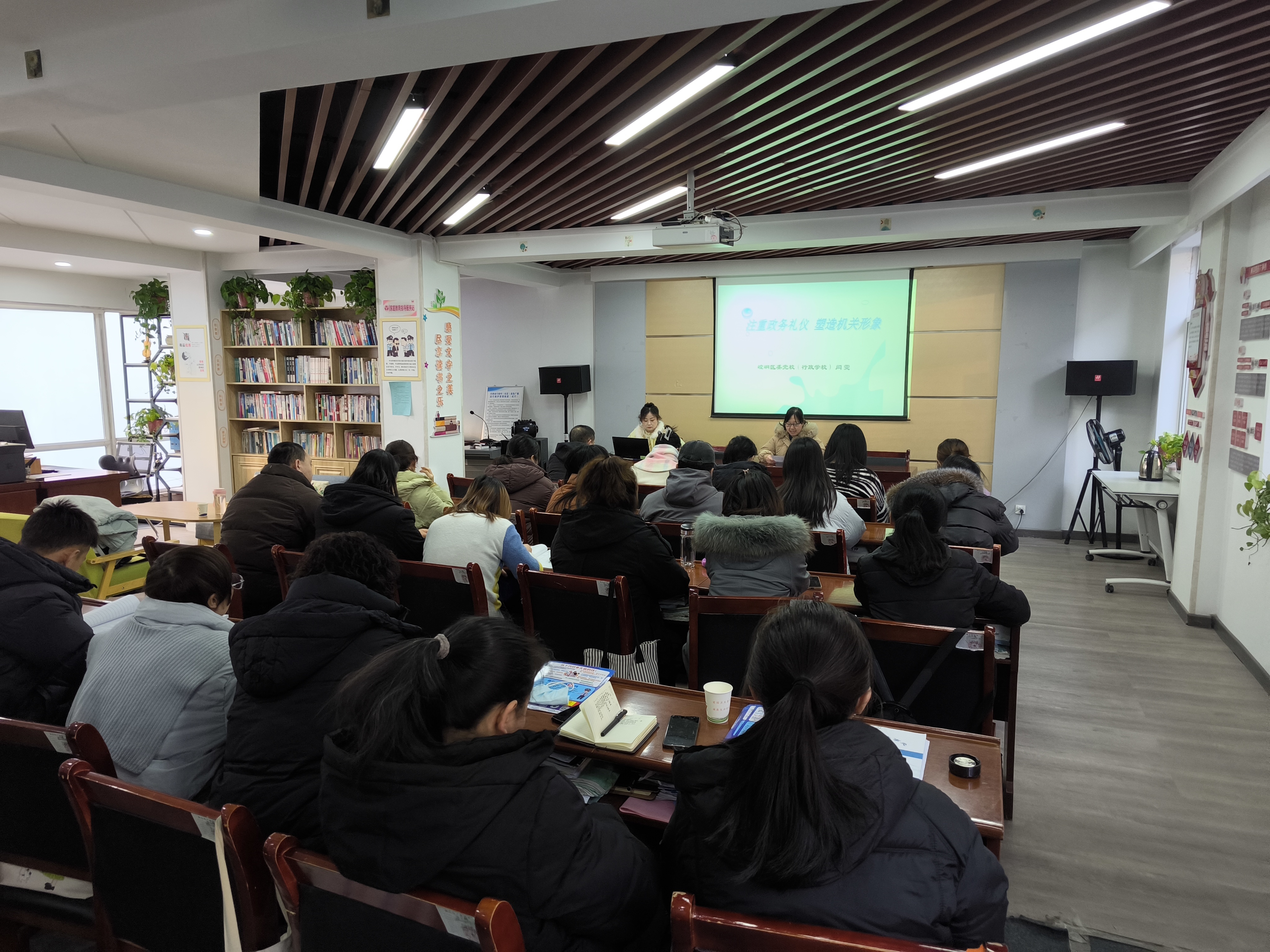 “礼”润初心 “仪”展风采第一段之后.jpg