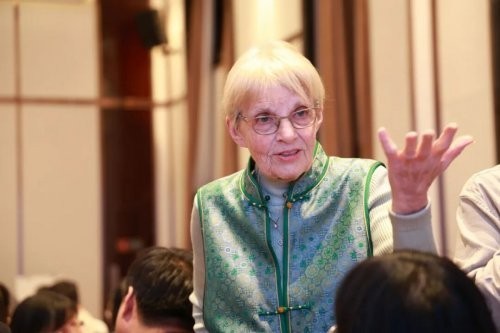 点亮教育的光：埃里克森玛丽莲博士教练型教师课程圆满落幕！