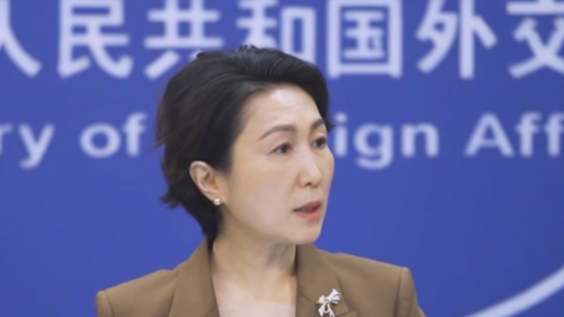 法国一教授涉嫌间谍活动被起诉，外交部：反对炒作所谓“中国间谍”，抹黑中国