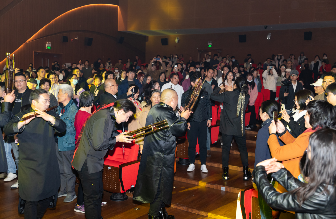 国家级非遗“周家班”深圳首演 千年唢呐奏响“活态传承”新声