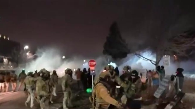 特朗普改口：无理由在美国明州动用《反叛乱法》