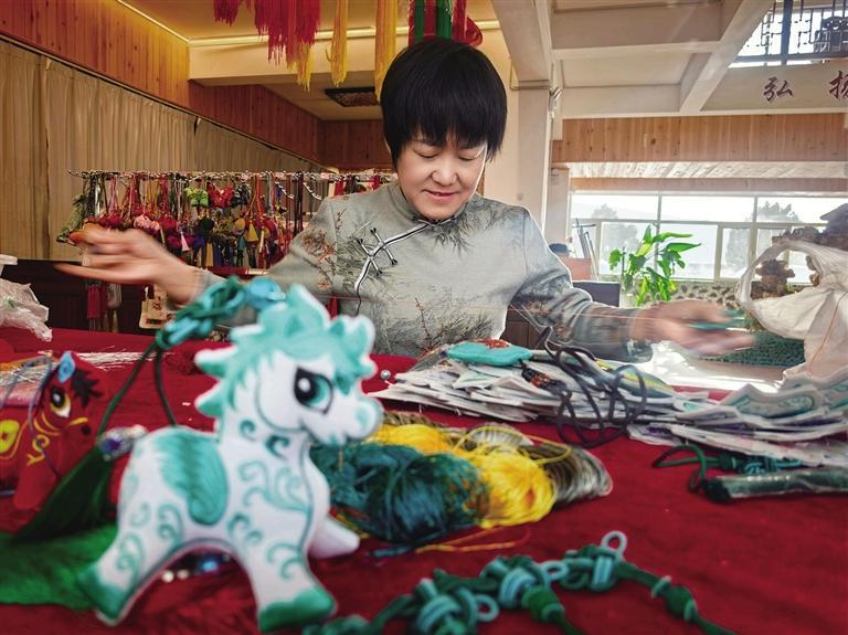 刺绣非遗传承人曹伟伟