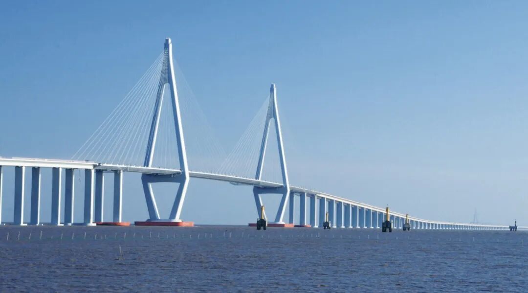 由宁波交工集团参建的杭州湾跨海大桥