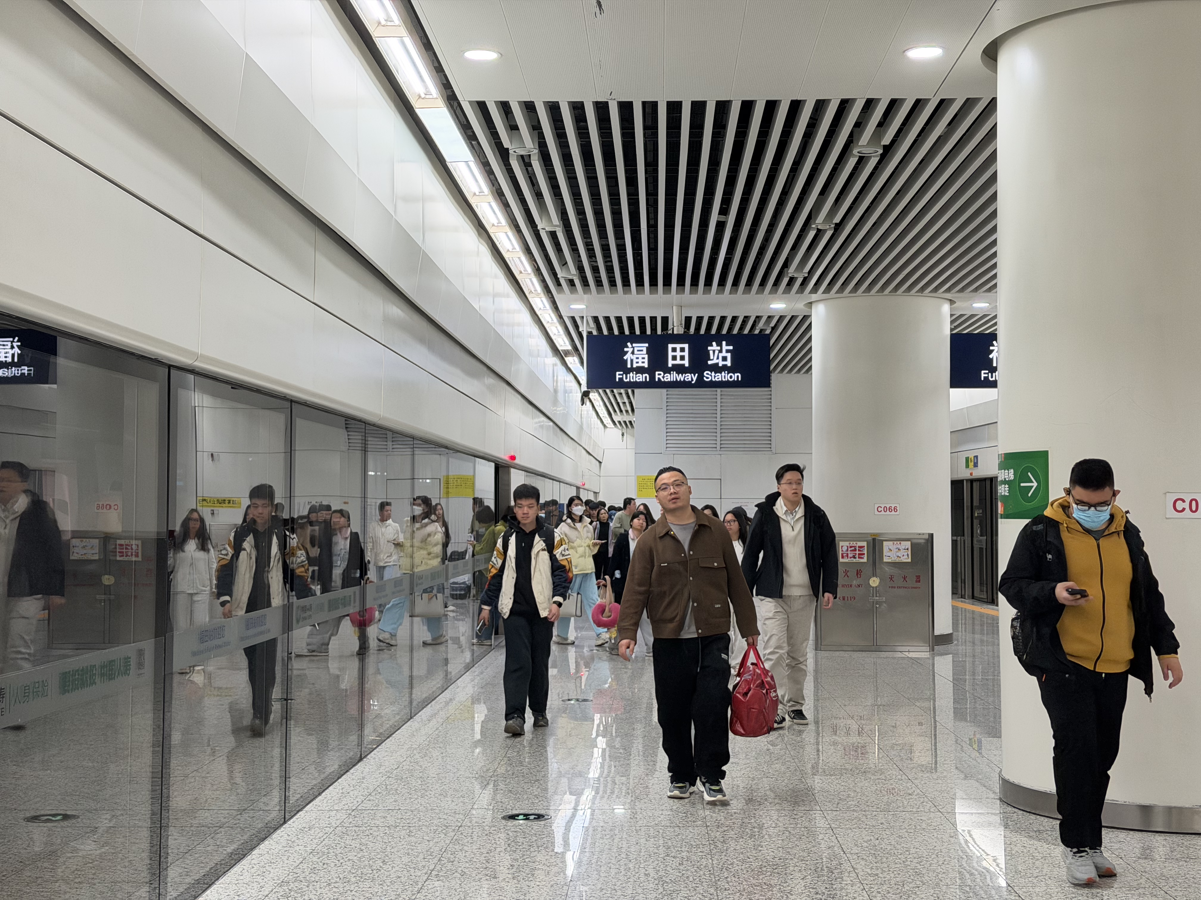 广深港高铁跨境客流破百万