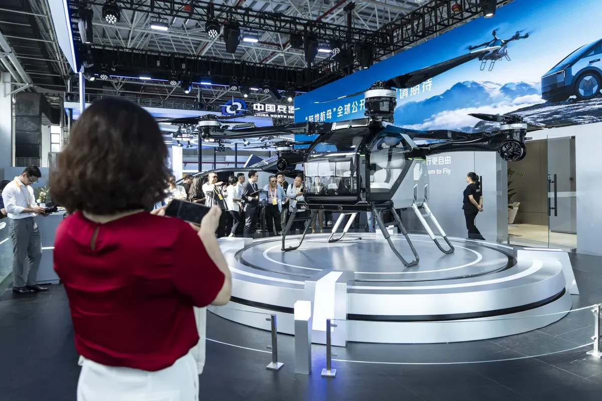 消息称小鹏旗下飞行汽车公司已启动香港IPO筹备