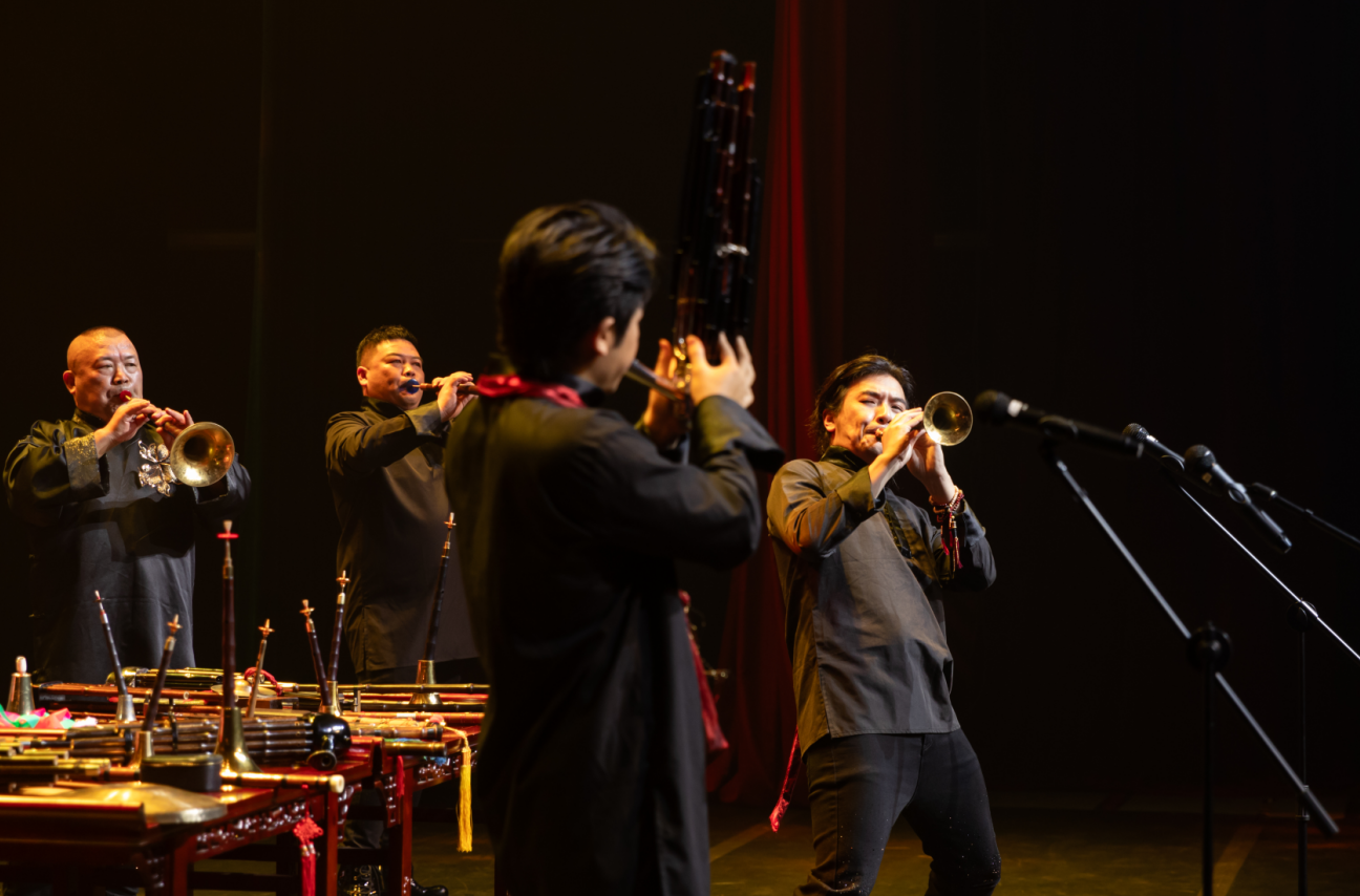 国家级非遗“周家班”深圳首演 千年唢呐奏响“活态传承”新声