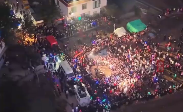 凤凰晚报|知名公益人陈行甲年薪超70万