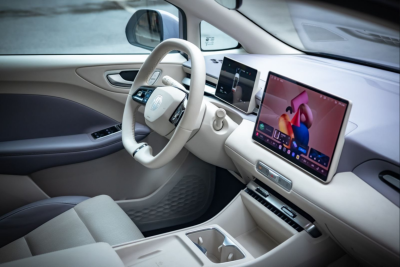 纯电市场重磅交付！全新MG4半固态安芯版携尖端技术亲民而来