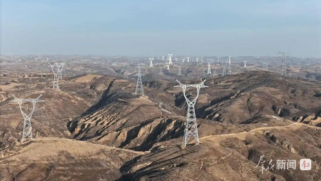 陜北至關(guān)中第三輸電通道750千伏輸變電工程（線路包2）貫通