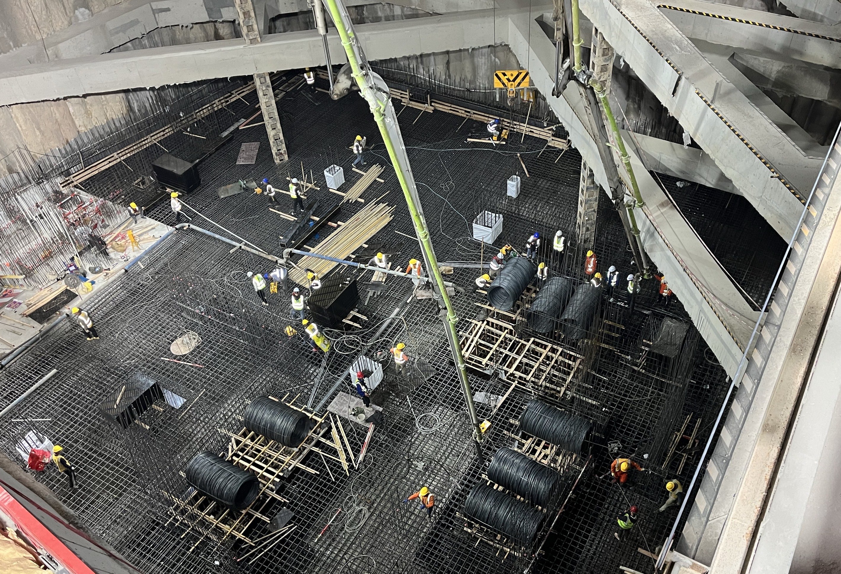 中建科工南山党校大厦二期项目首块底板顺利浇筑