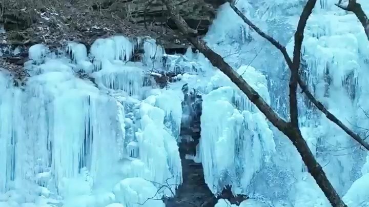 千仞冰崖挂珠帘　快来邂逅甘肃华亭版冰雪奇缘