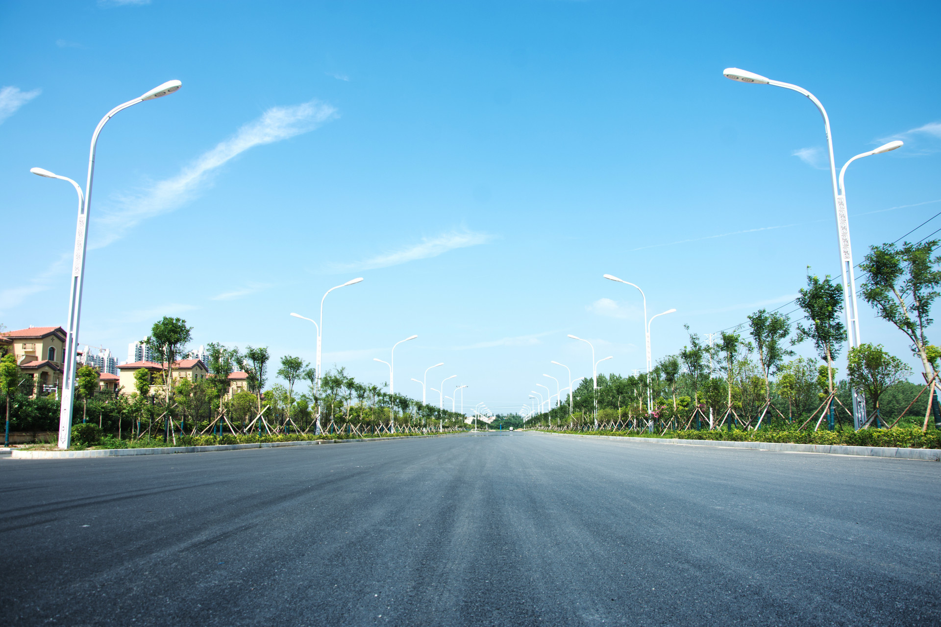 改善交通条件 莱西市水集二村“烦心路”变“致富路”