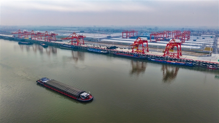 周口港中心港区中心作业区（一期）。 记者 聂冬晗 摄