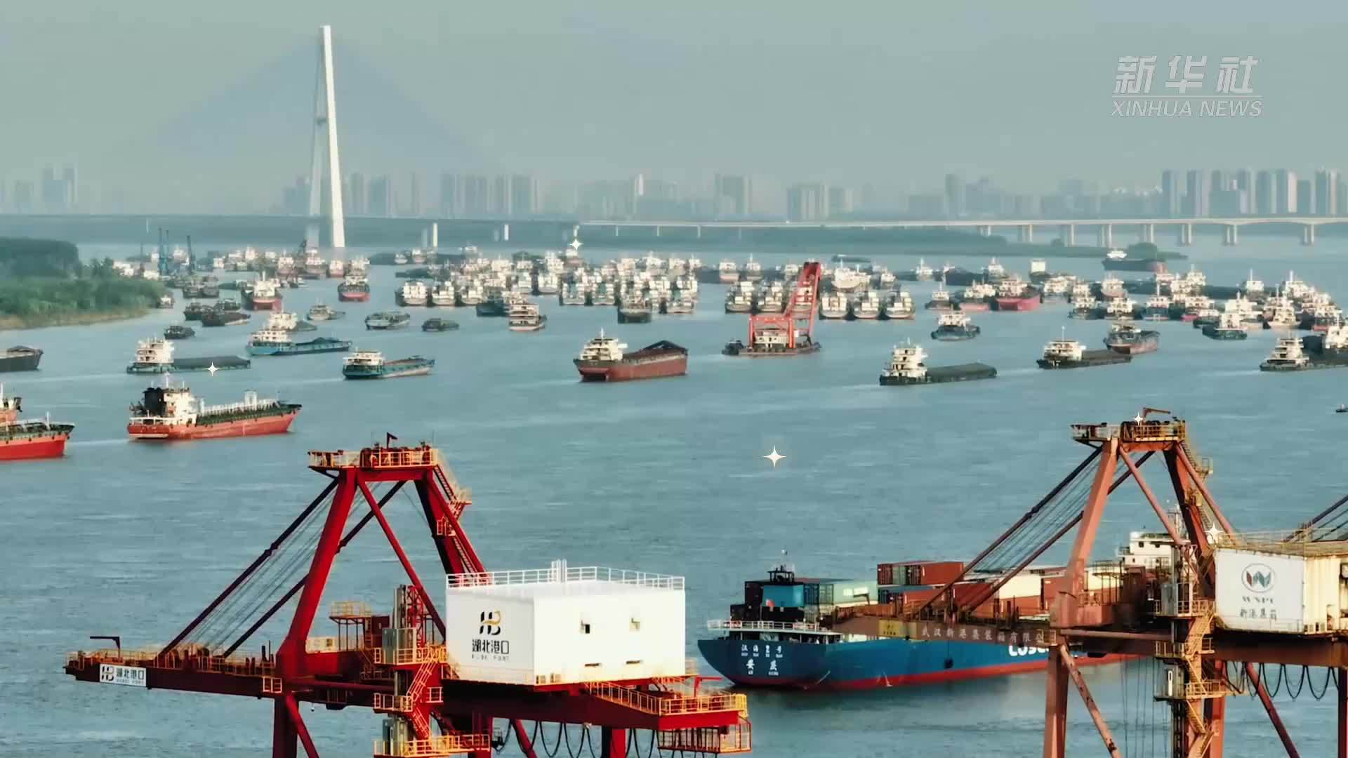 创历史新高！2025年我国货物贸易进出口首破45万亿元