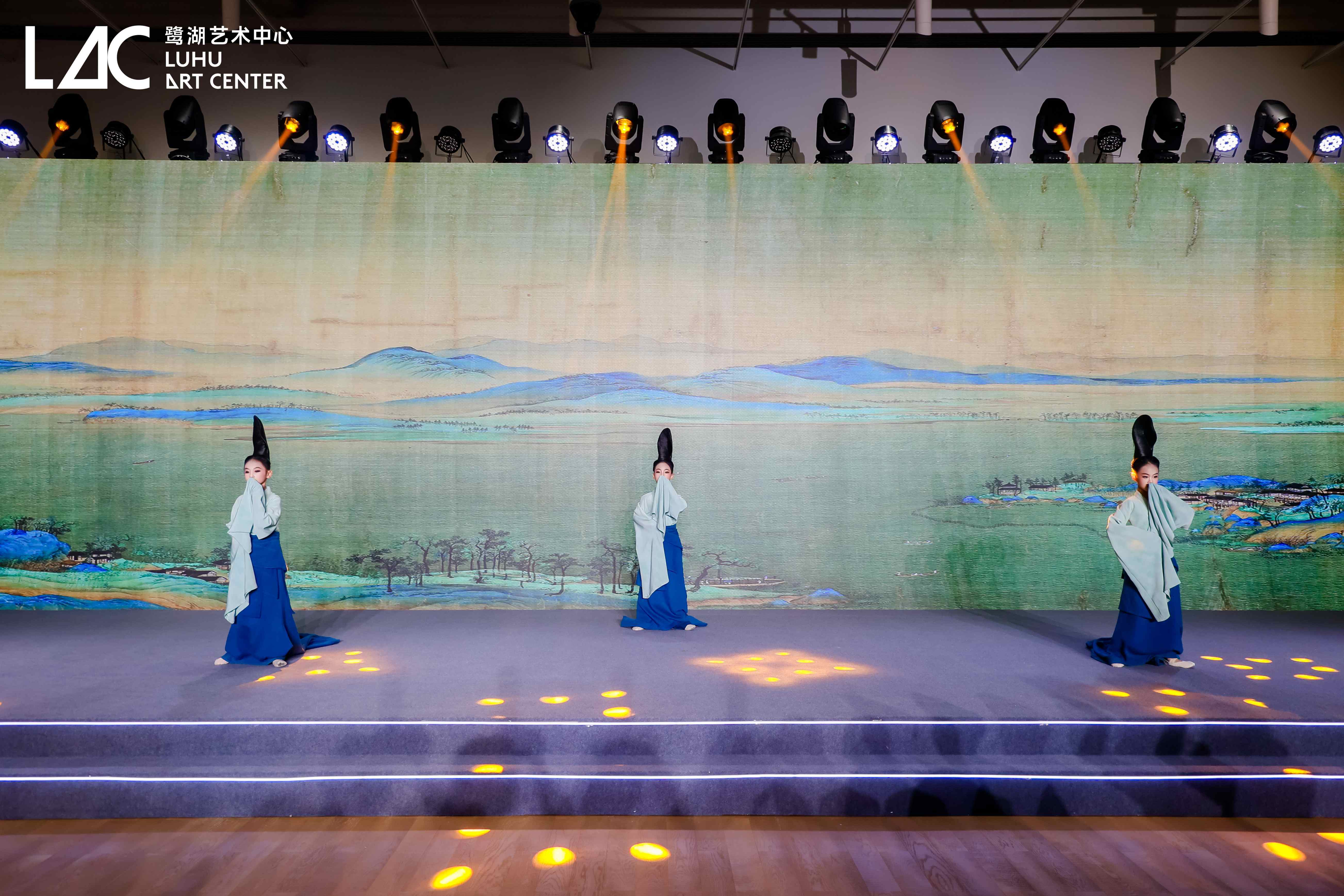 鹭湖艺术中心盛大启幕  国家队运营打造深圳文化新地标，剧院2.0模式赋能城市艺术生活