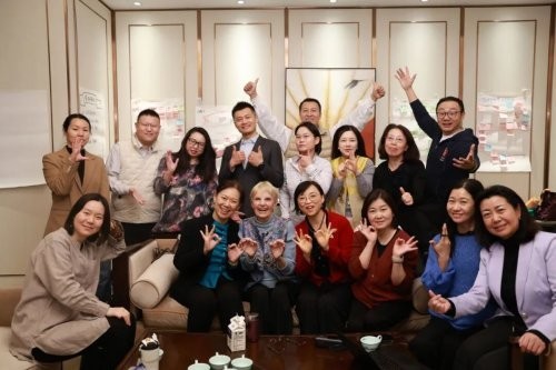 点亮教育的光：埃里克森玛丽莲博士教练型教师课程圆满落幕！