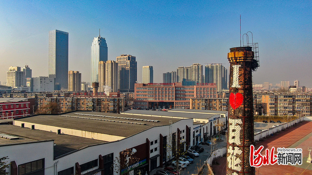 1月14日,无人机拍摄的保定市竞秀区百花1970体育文化园。