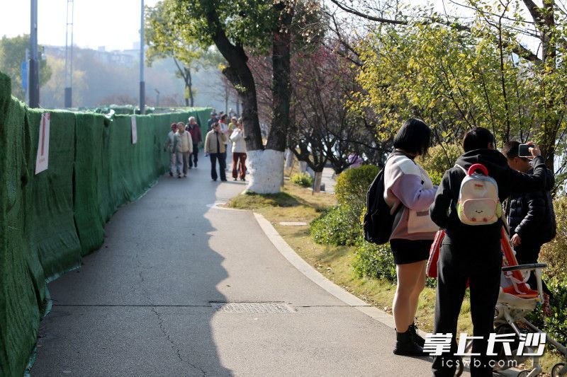 改造期间对该区域实行全封闭围挡。