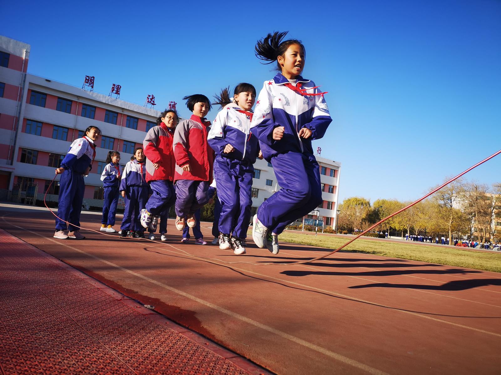 △学生在课间跳绳