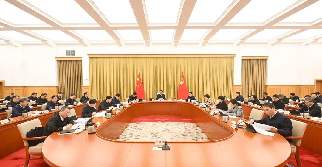 1月15日上午,市委常委会举行扩大会议,市委书记袁家军主持并讲话。记者 苏思 摄/视觉重庆