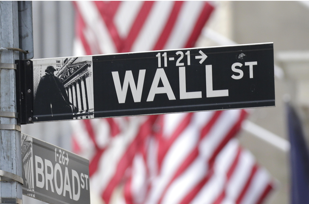 美股收盘：三大指数小幅收涨 金龙指数飙升逾4% 阿里巴巴大涨10%