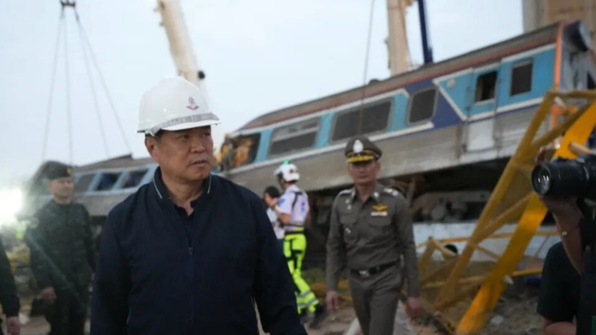 泰国两天两起起重机倒塌事故，累计致34人死亡，泰总理：两起事故涉同一承包商，列入黑名单并起诉